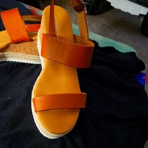 Sandle wedges color Brown
